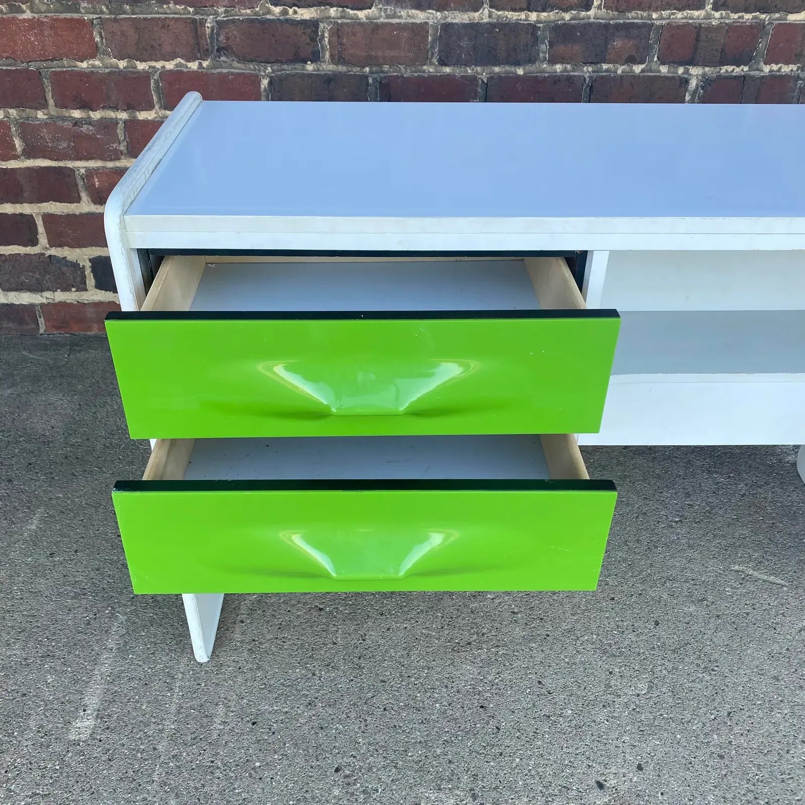 1970s Desk by Giovanni Maur for Treco Green Mid Century Modern Retro