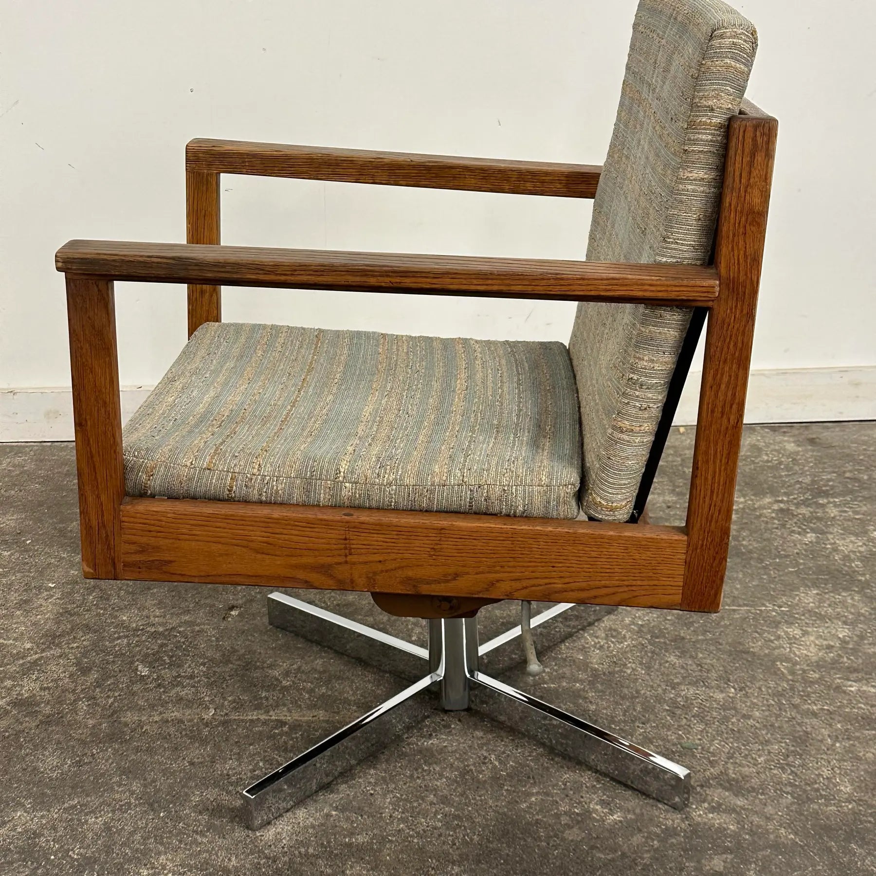 1971 Arden Riddle Oak Swivel Rocking Office Chair Mid Century Modern