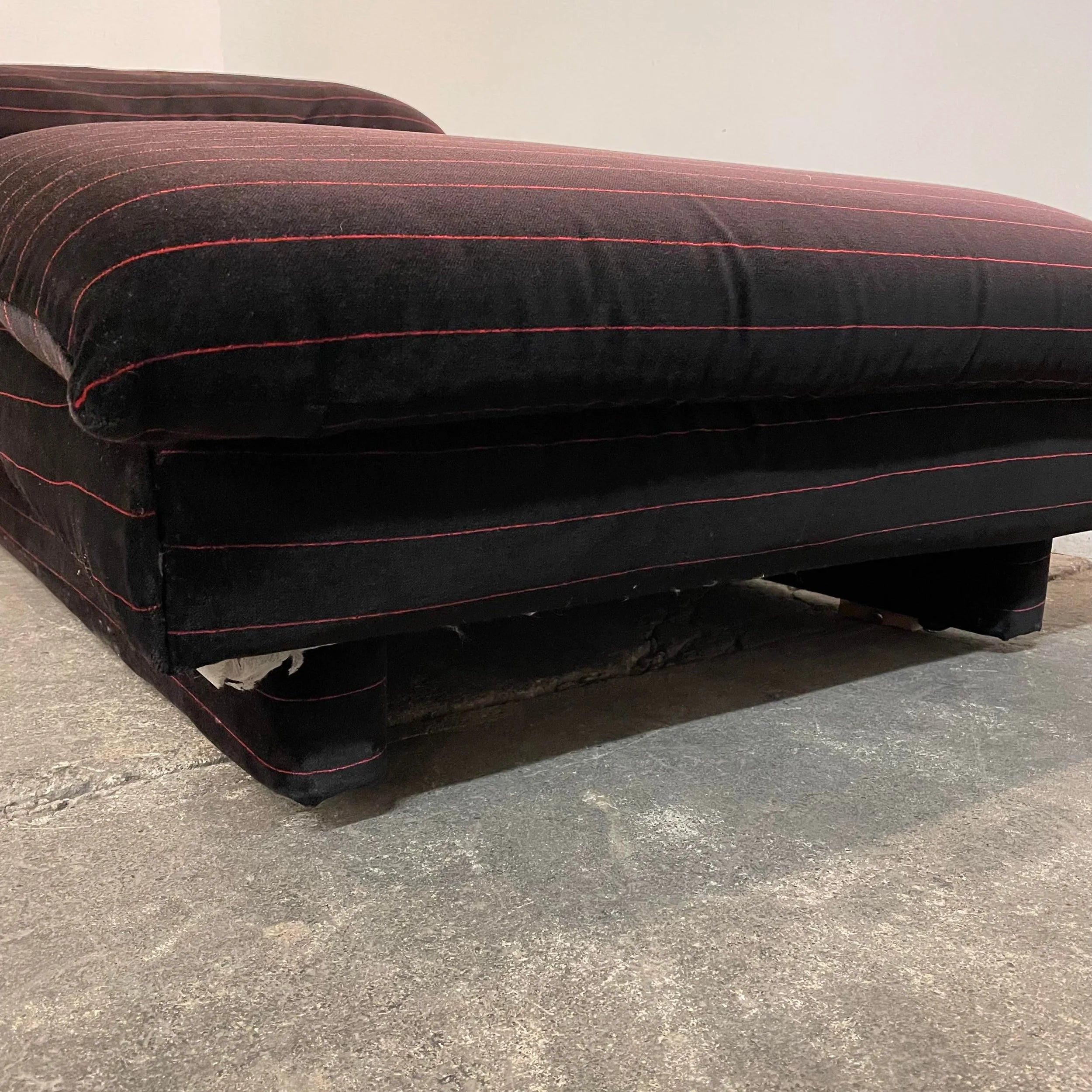 1980s Vladimir Kagan for Preview Furniture Black and Red Stripe Chaise