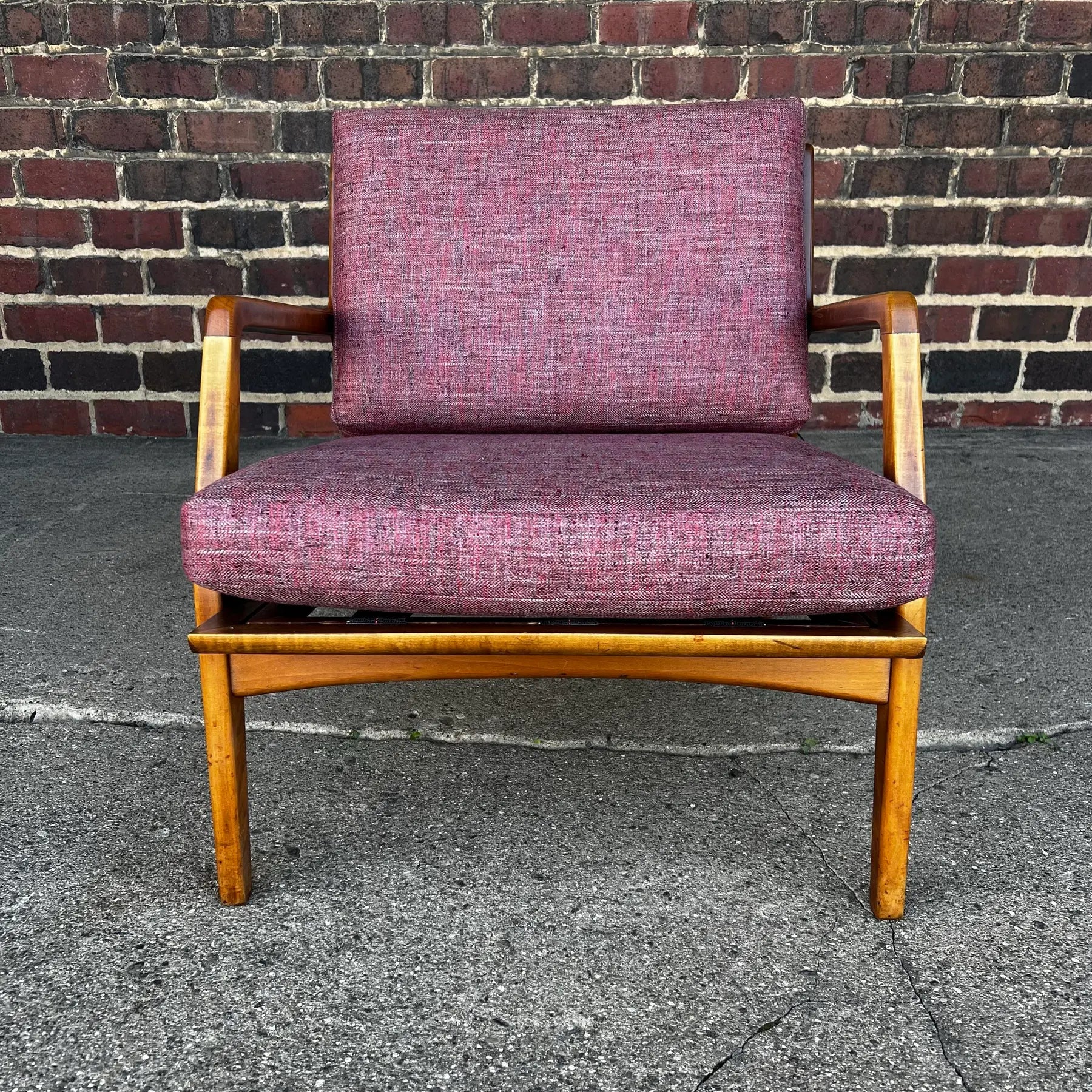 Dux Lounge Chair With New Foam and Fabric Straps (Pink Blend)