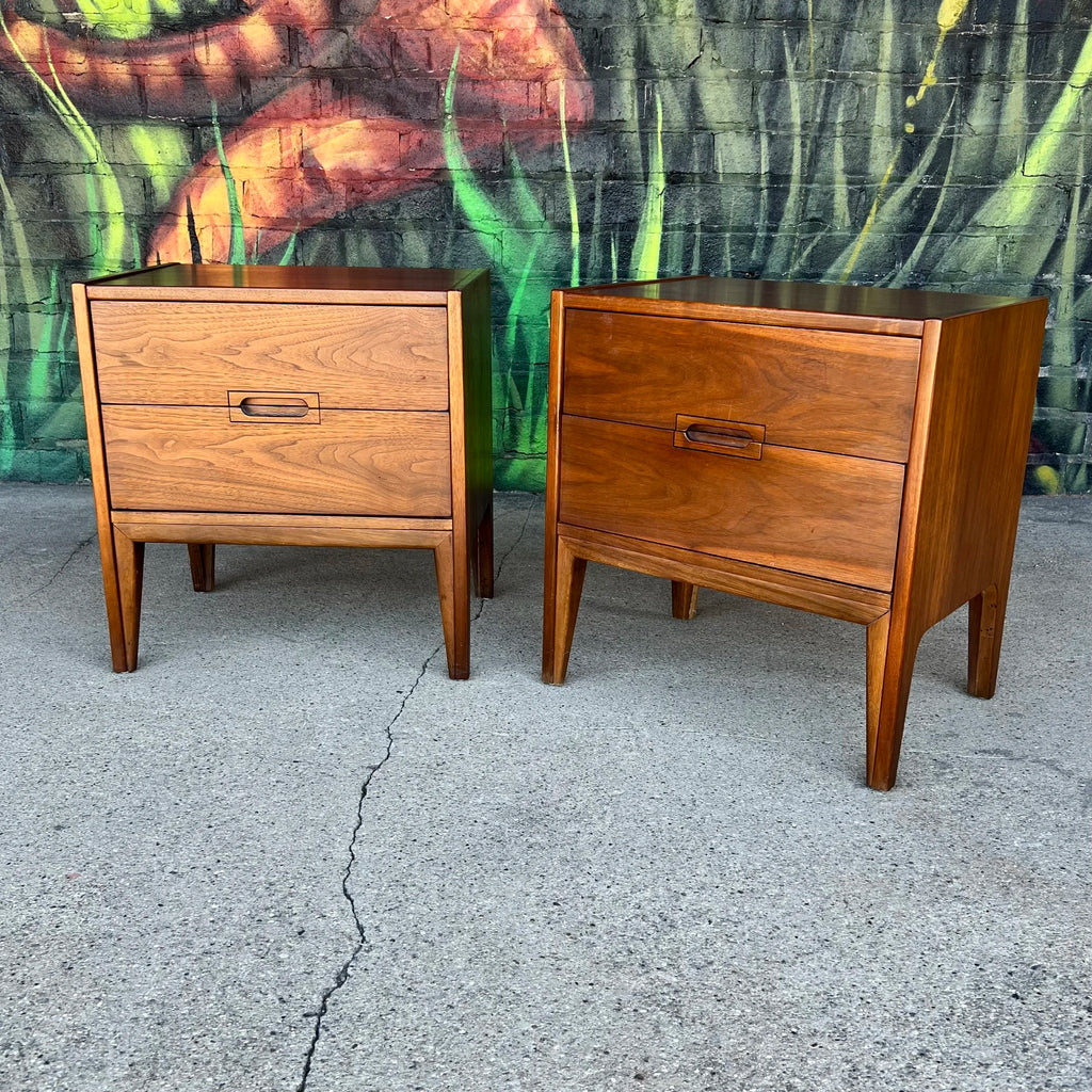 Pair of United Furniture Mid Century Modern Nightstands