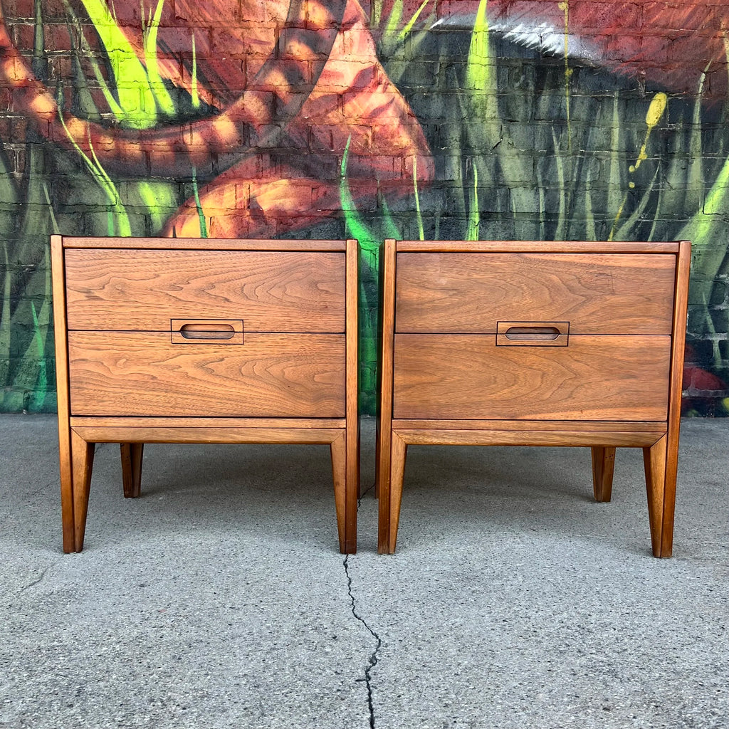 Pair of United Furniture Mid Century Modern Nightstands