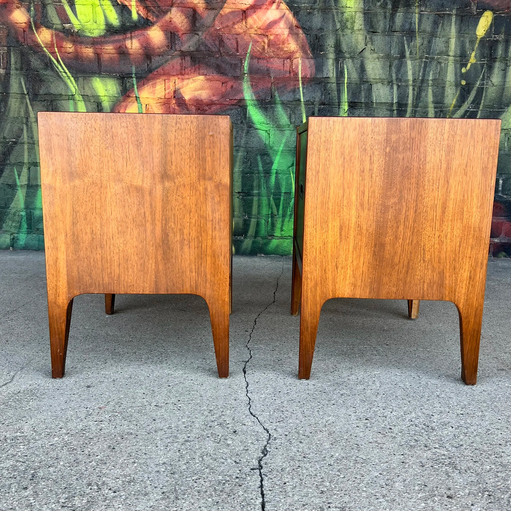 Pair of United Furniture Mid Century Modern Nightstands