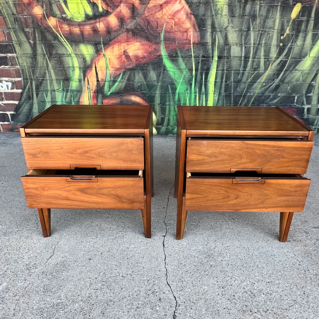 Pair of United Furniture Mid Century Modern Nightstands