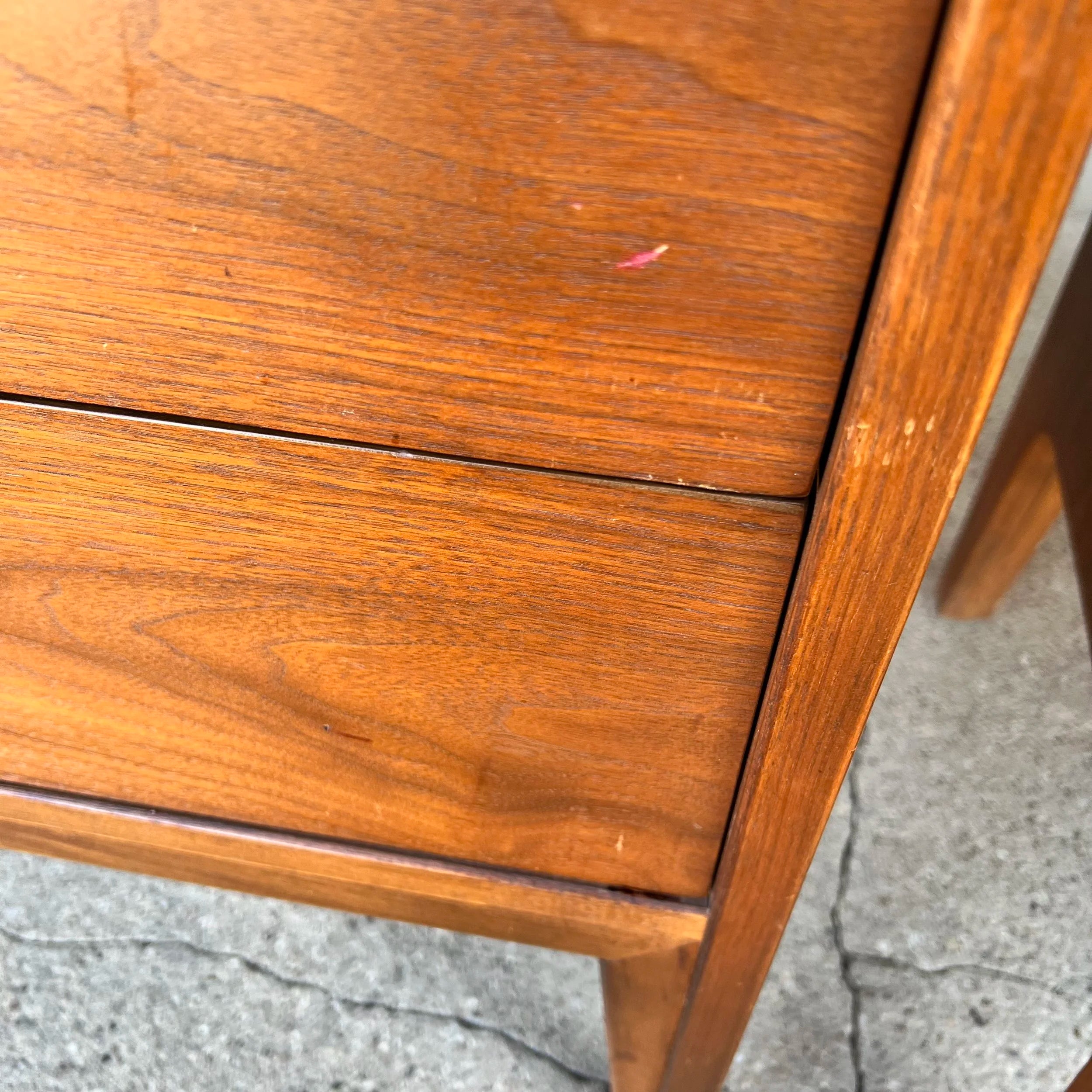 Pair of United Furniture Mid Century Modern Nightstands