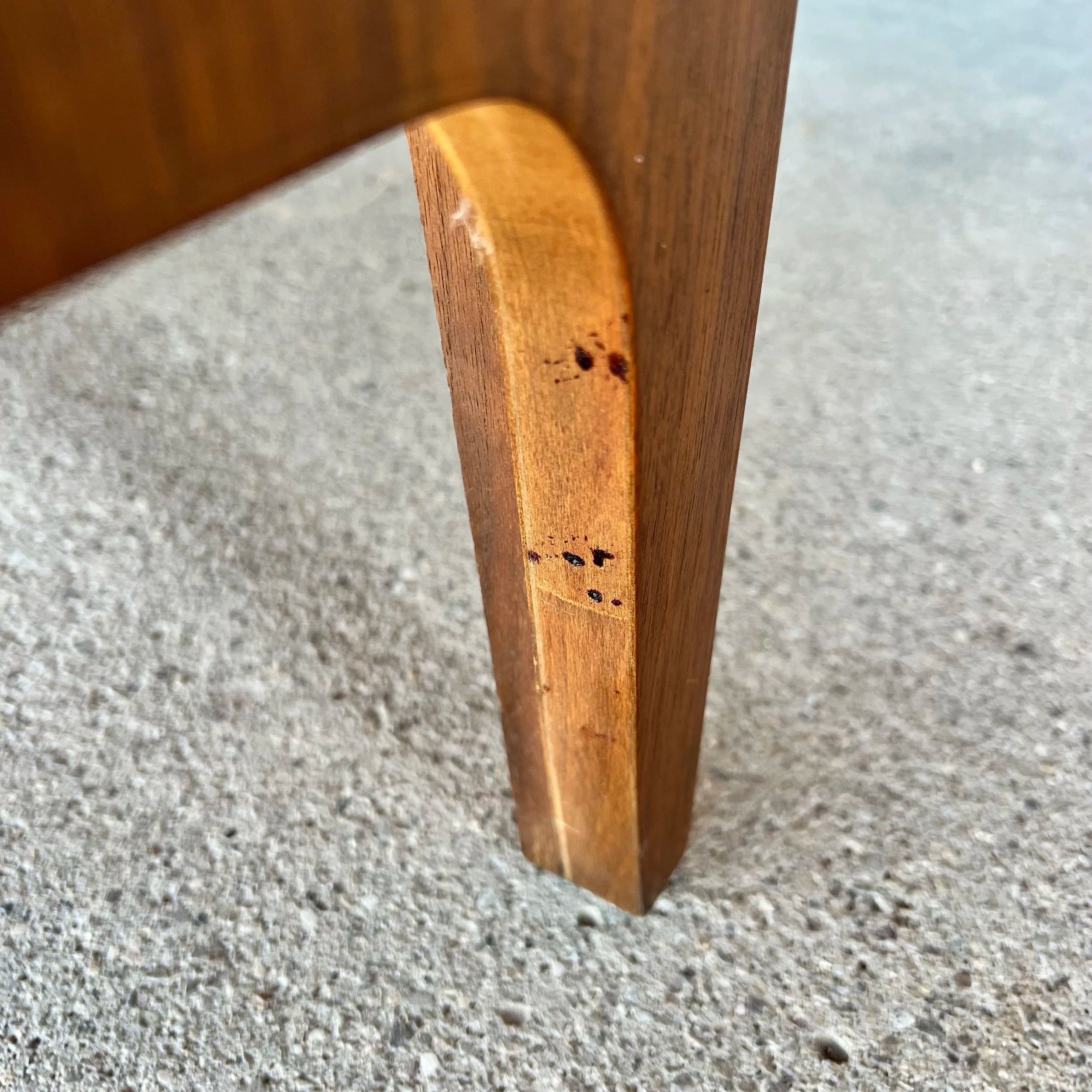 Pair of United Furniture Mid Century Modern Nightstands