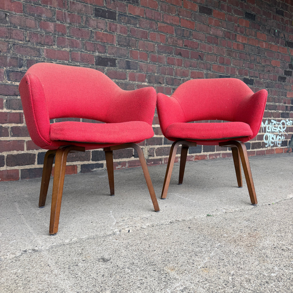 Pair of Eero Saarinen for Knoll Executive Armchairs With Walnut Legs