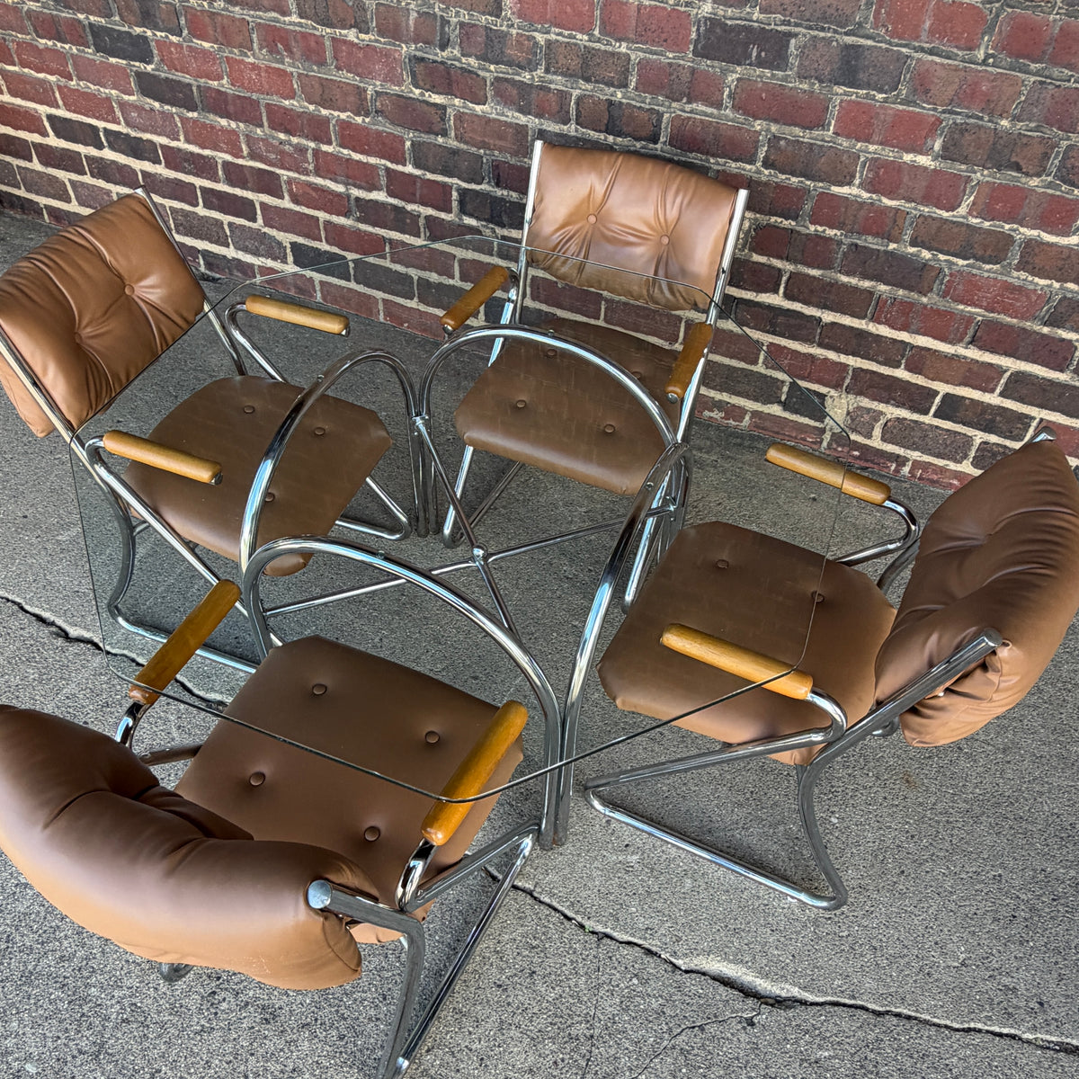 Daystrom Chrome Tubular Octagonal Glass Dining Table With 4 Chairs With Wooden Arm Rests