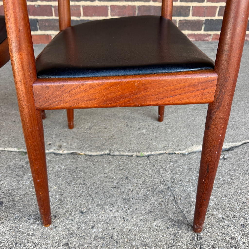 Hans J. Wegner Pair of Armchairs 'The Chair' for Johannes Hansen
