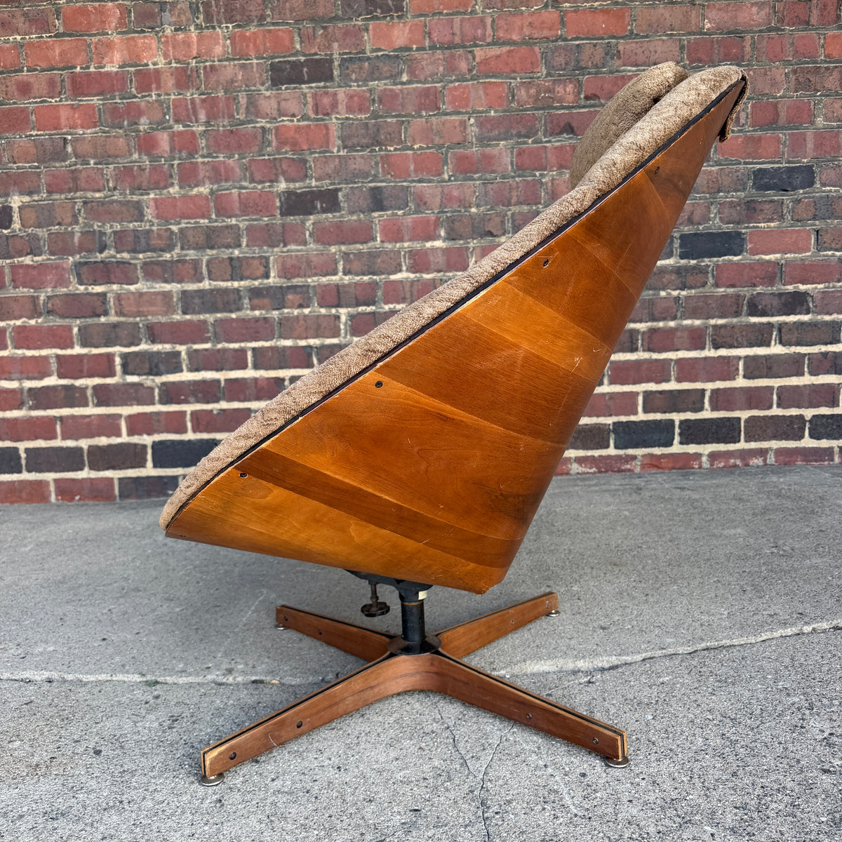 Large George Mulhauser Plycraft Mid-Century Modern Walnut "Cone" Swivel Lounge Chair