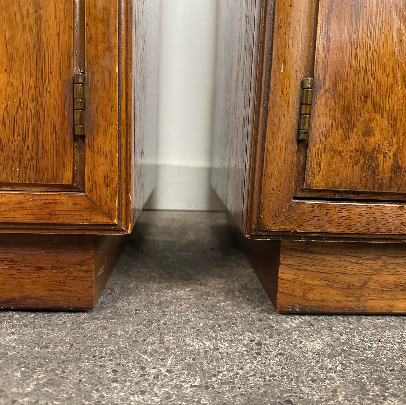Pair of Drexel Heritage Consensus Pecan Nightstands Need Refinished