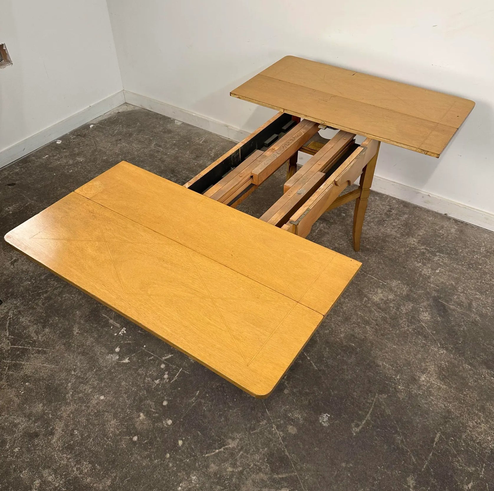 Tommi Parzinger Extendable Drop-Leaf Dining Table