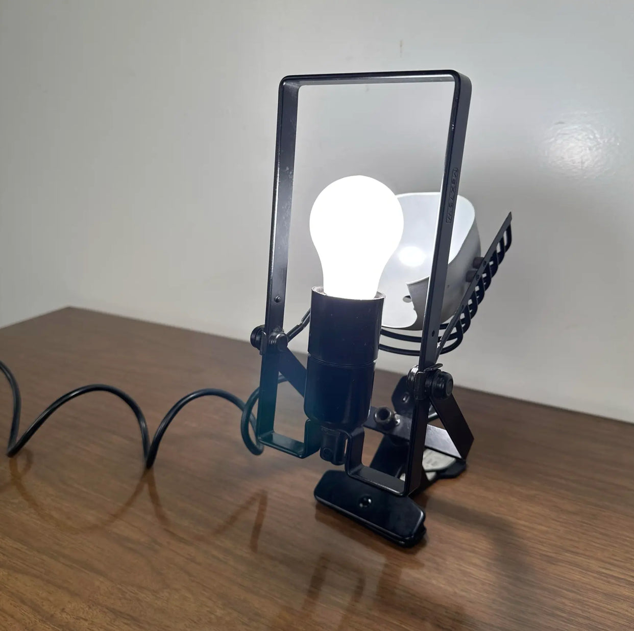 Vintage 1970s Italian “Sintesi Pinza” Clamp Table Lamp by Ernesto Gismondi for Artemide