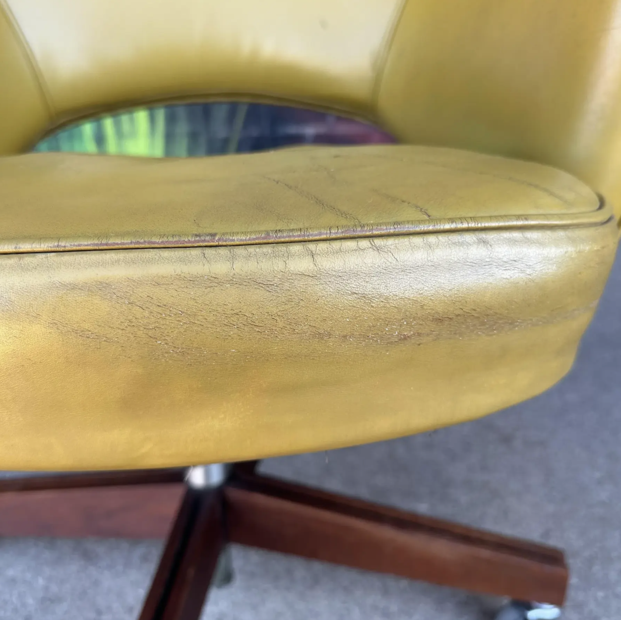 Rolling Eero Saarinen for Knoll “Executive” Office Chair With Walnut Base