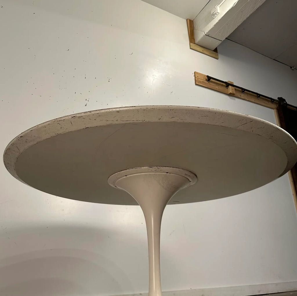 Mid Century Modern Eero Saarinen Knoll Tulip Dining Table