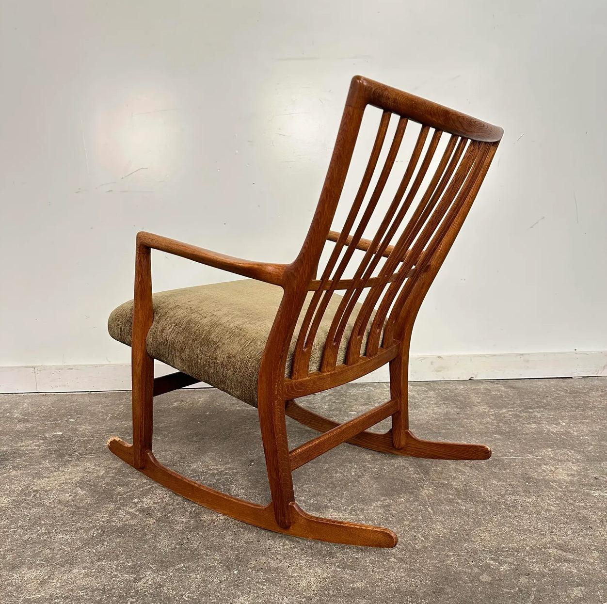 Early Mid Century Modern Hans J. Wegner Rocking Chair Ml-33