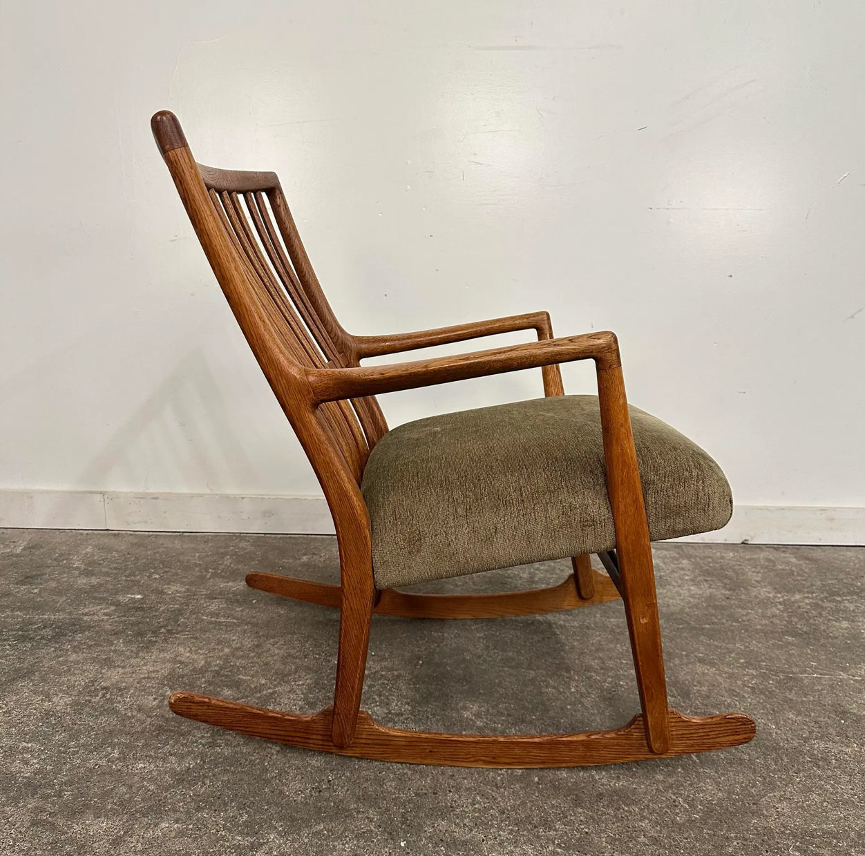 Early Mid Century Modern Hans J. Wegner Rocking Chair Ml-33