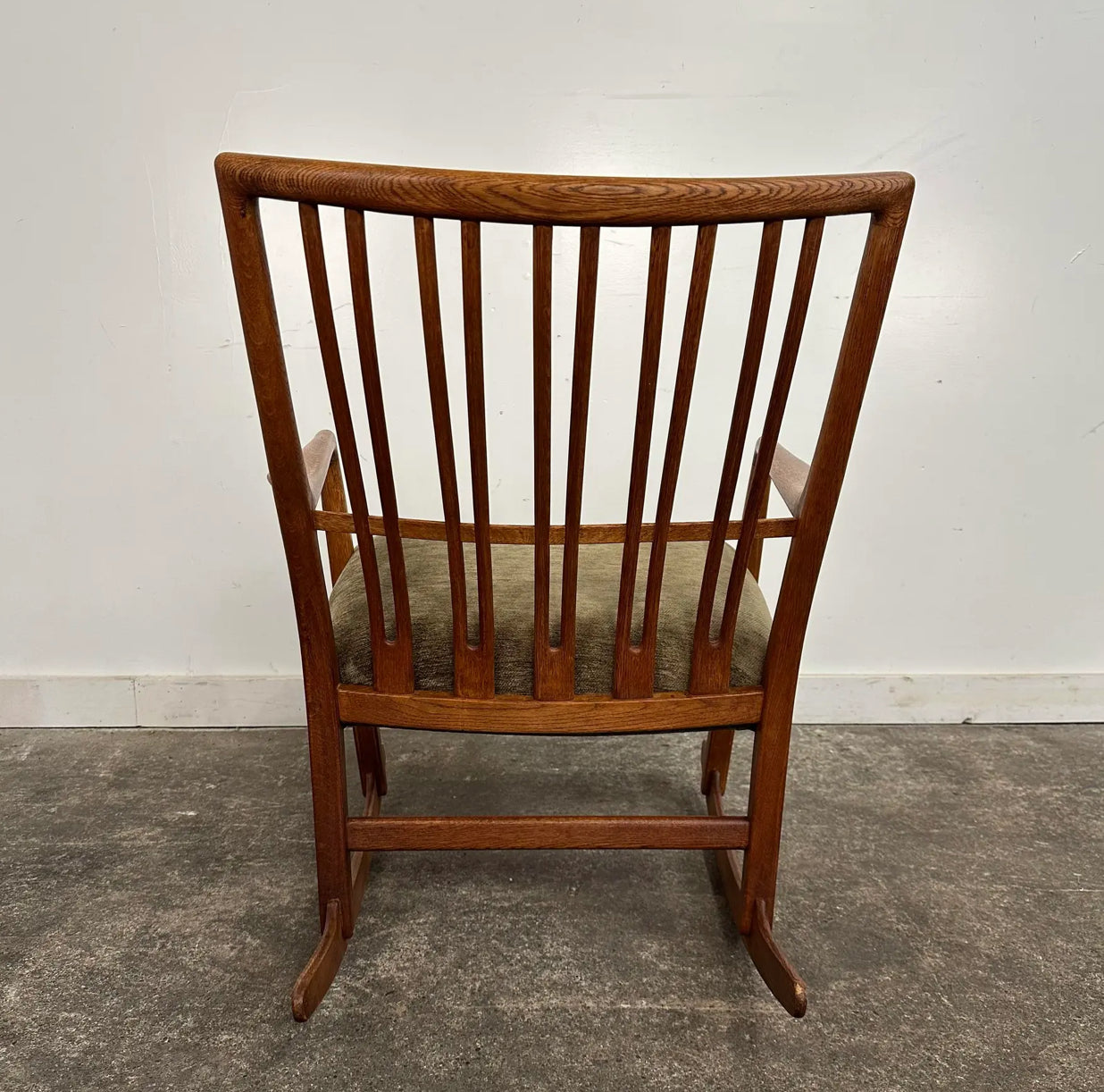 Early Mid Century Modern Hans J. Wegner Rocking Chair Ml-33