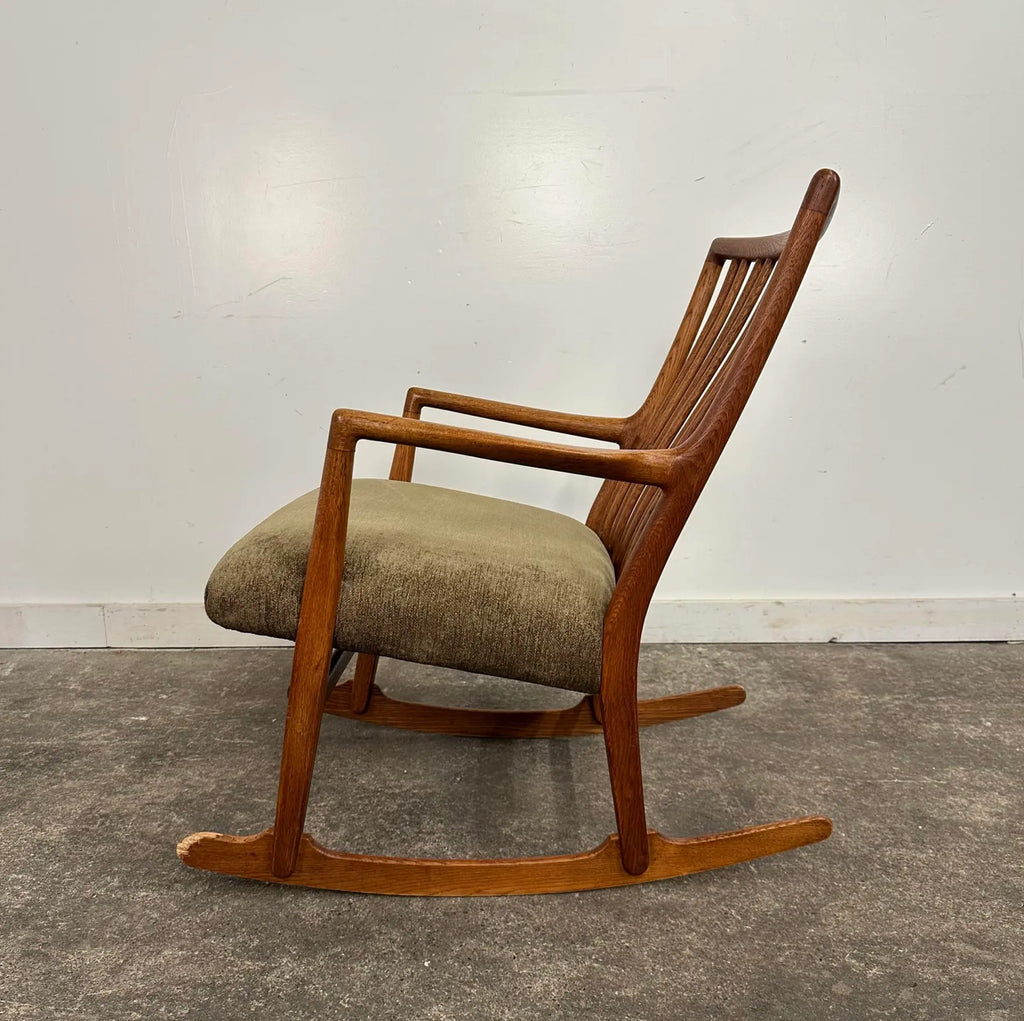 Early Mid Century Modern Hans J. Wegner Rocking Chair Ml-33