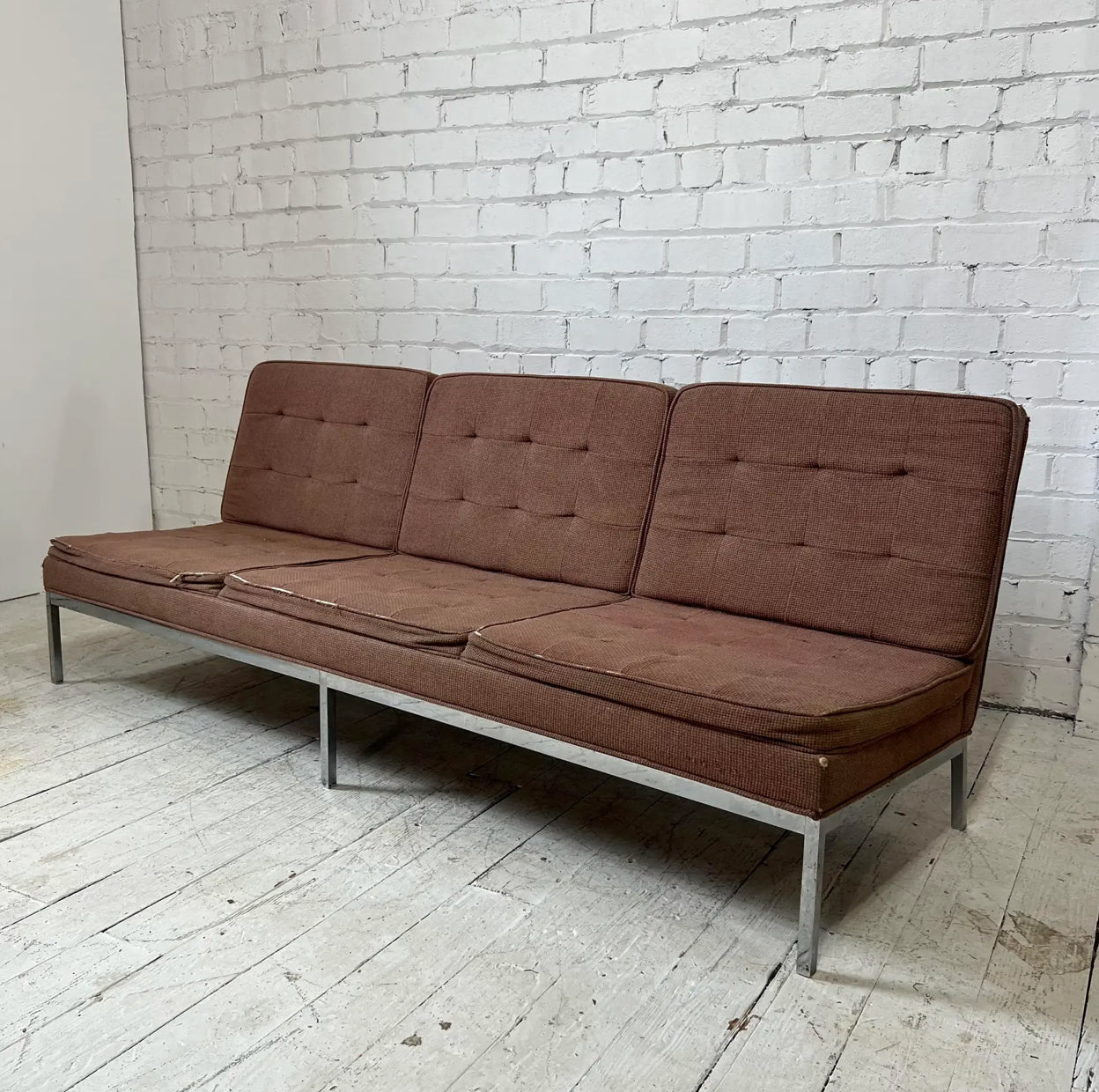 Florence Knoll Sofa in Need of Restoration