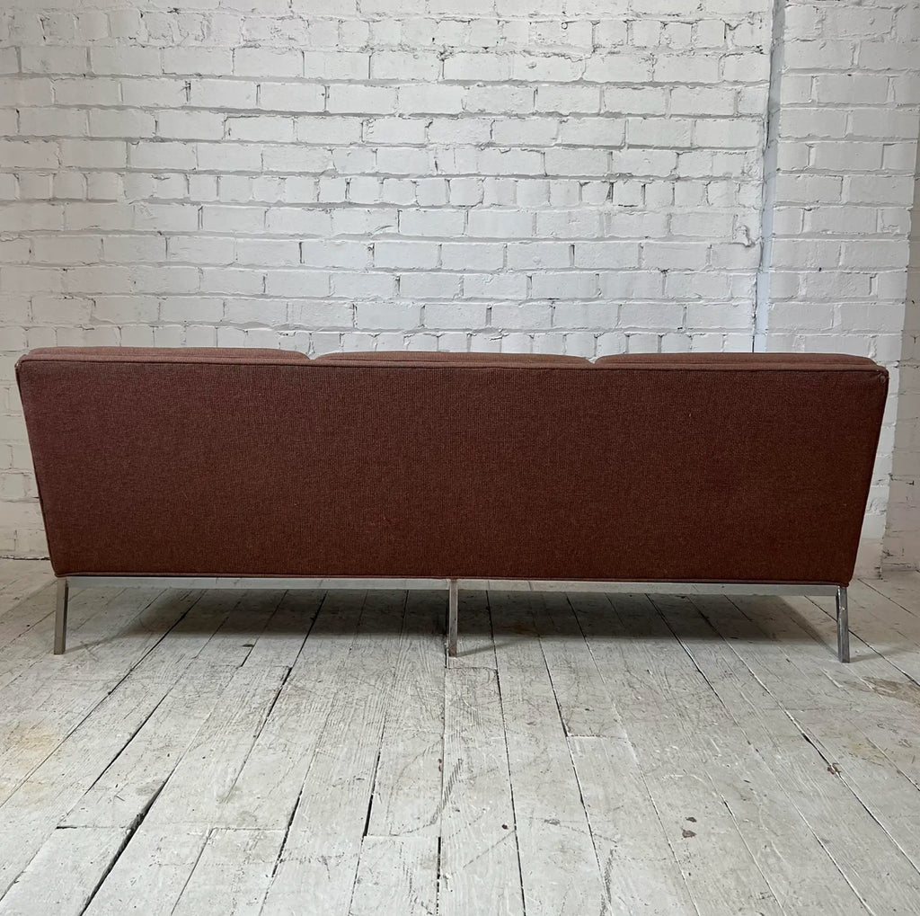Florence Knoll Sofa in Need of Restoration