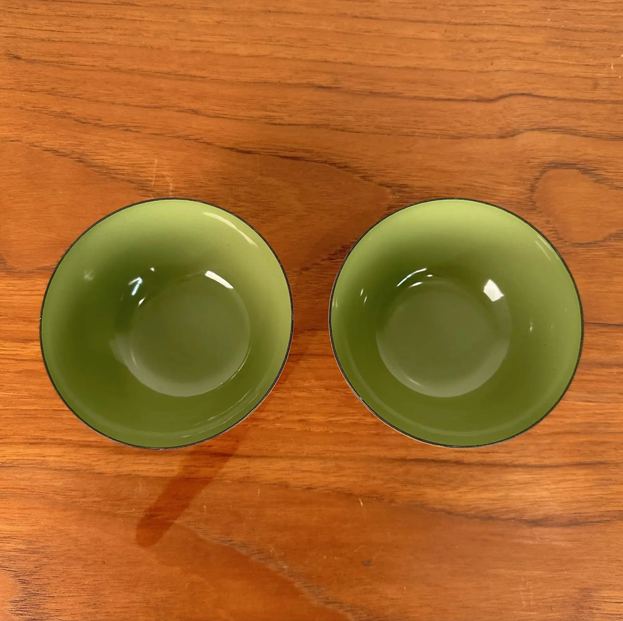 Pair of Cathrine Holm Bowl Avocado White Lotus Enamel Norway