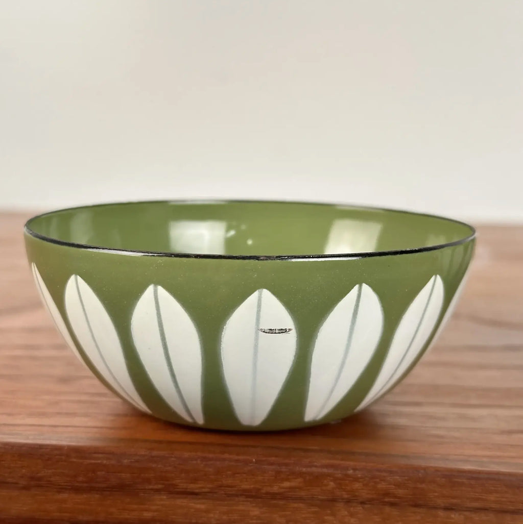 Pair of Cathrine Holm Bowl Avocado White Lotus Enamel Norway
