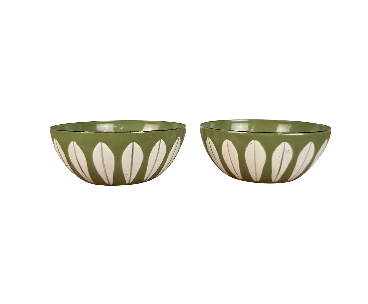 Pair of Cathrine Holm Bowl Avocado White Lotus Enamel Norway