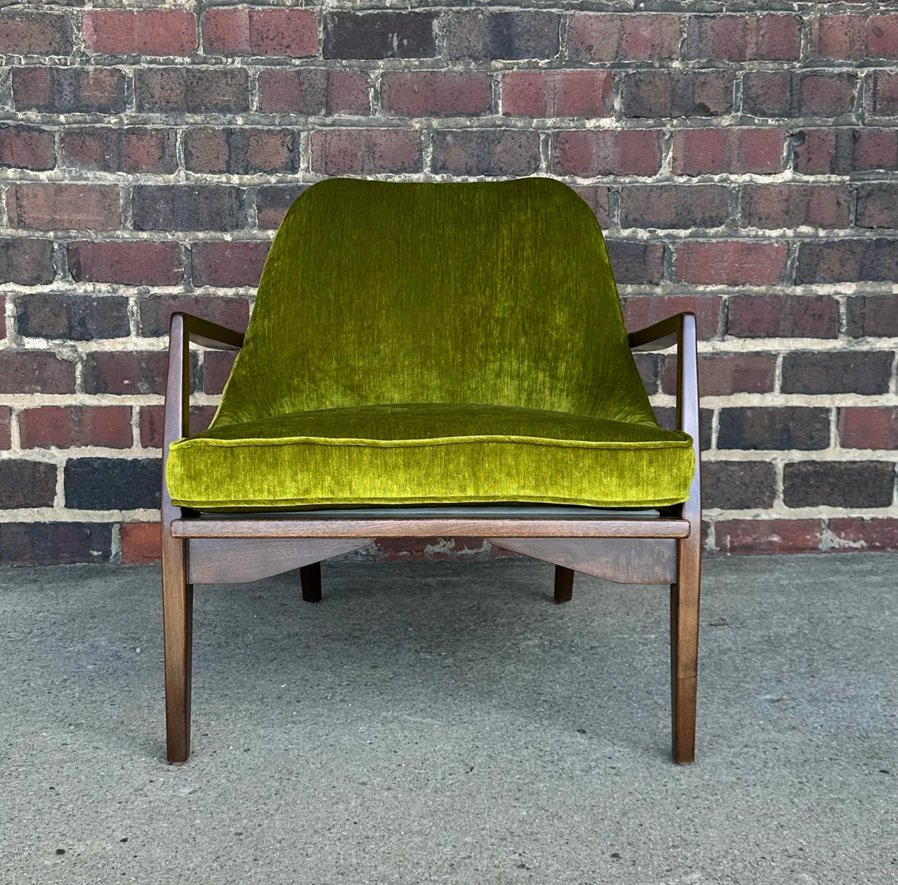Mid Century Modern Custom Seal Style Lounge Chair Green Crushed Velvet