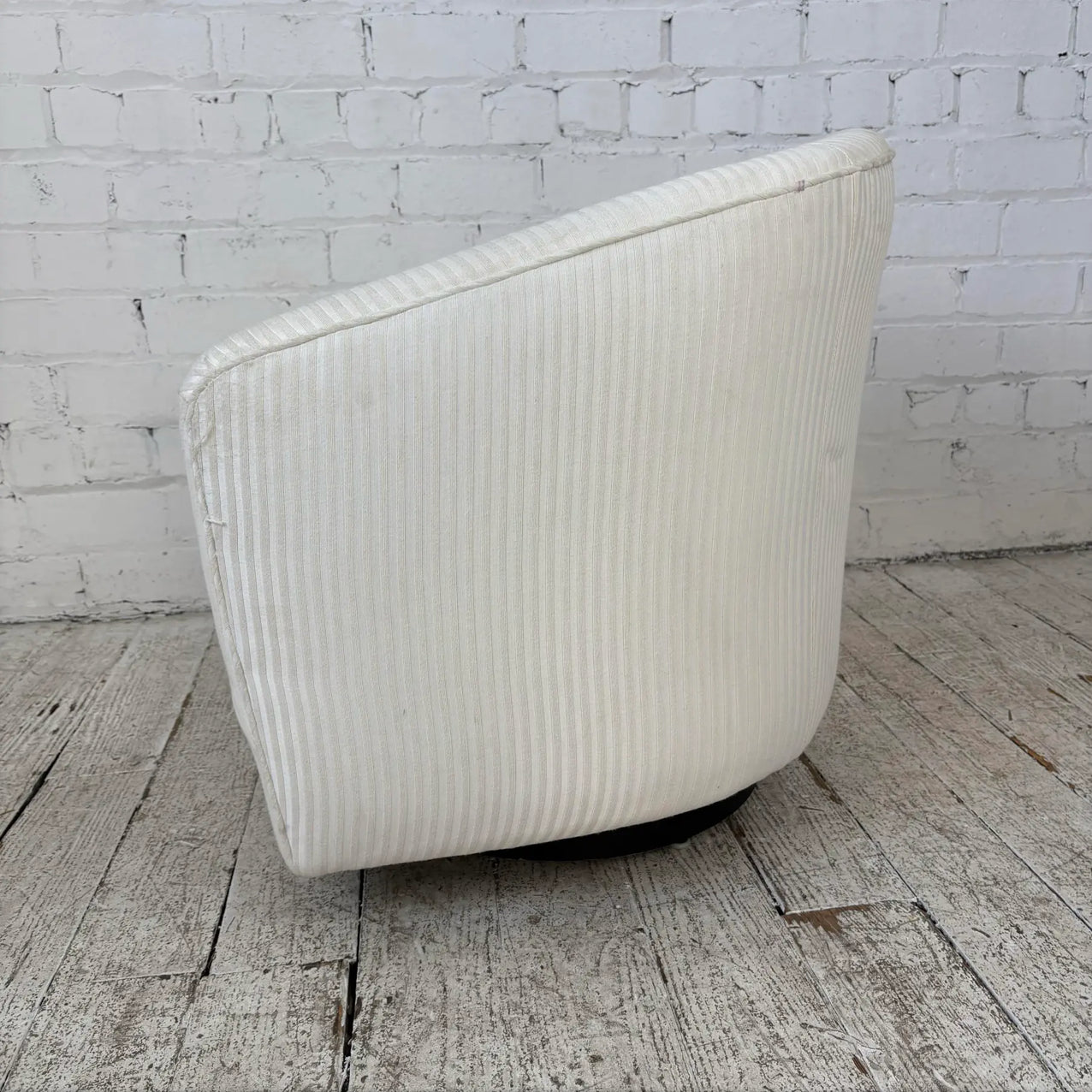 Milo Baughman Swivel Rock Barrel Chair
