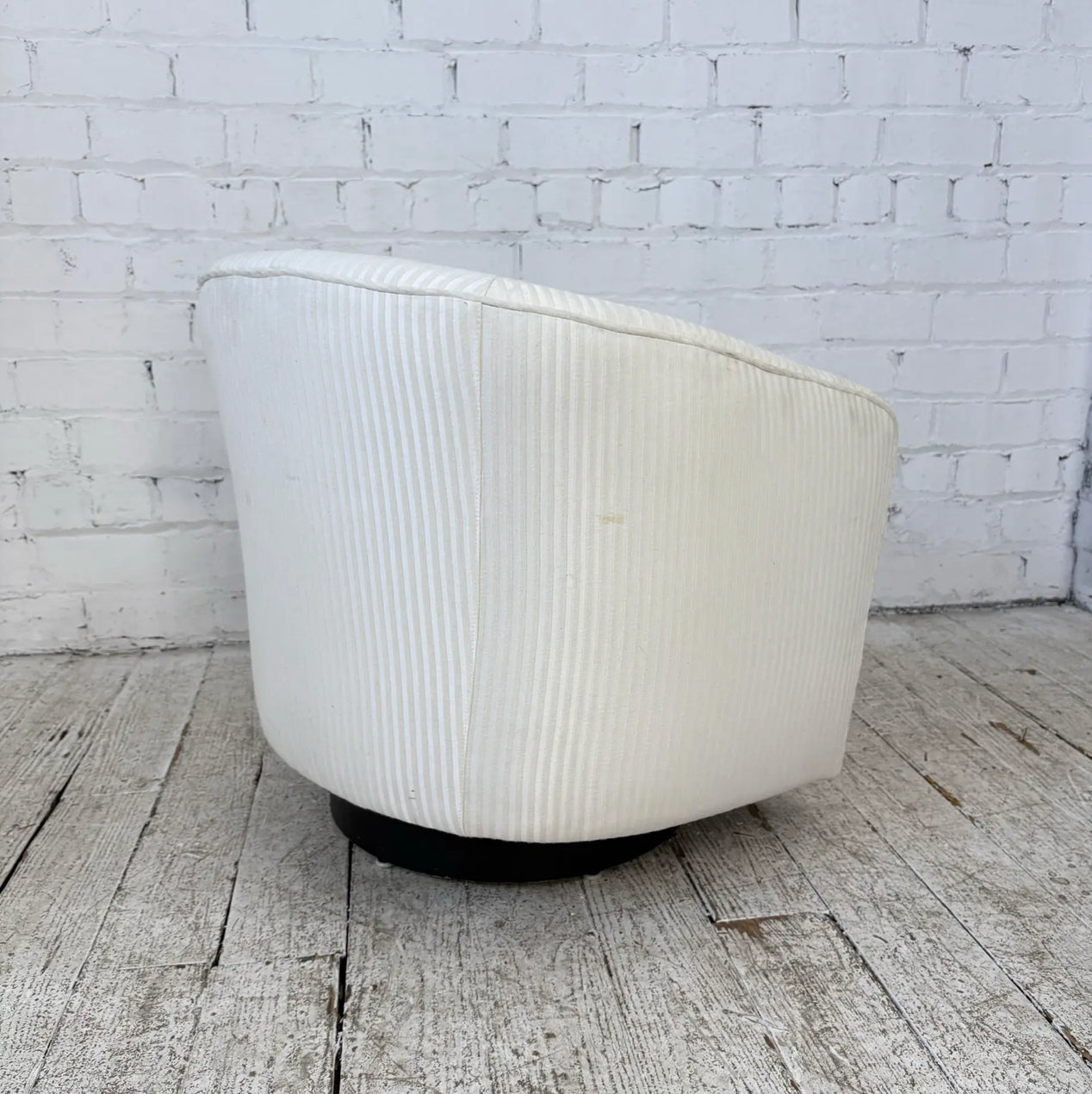 Milo Baughman Swivel Rock Barrel Chair