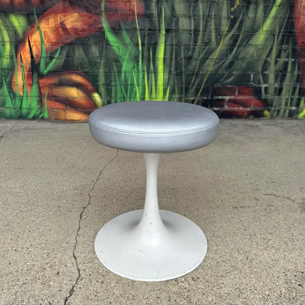 Brevete Cre Rossi Tulip Based Knoll-Style Stool