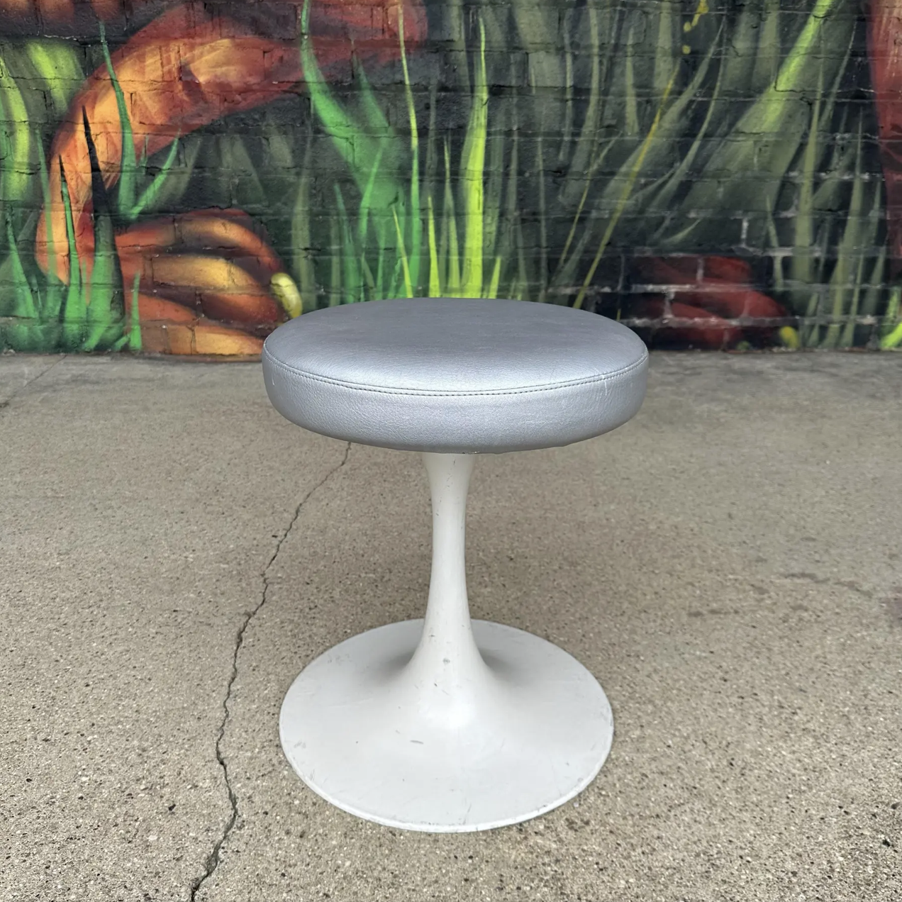 Brevete Cre Rossi Tulip Based Knoll-Style Stool