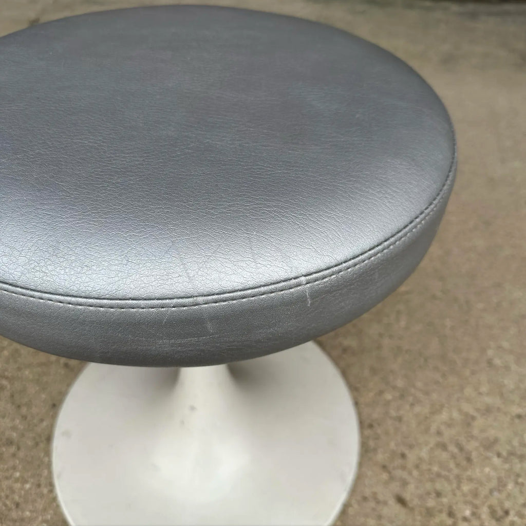 Brevete Cre Rossi Tulip Based Knoll-Style Stool