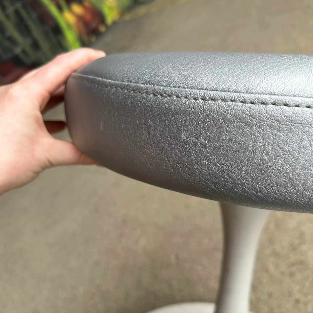 Brevete Cre Rossi Tulip Based Knoll-Style Stool