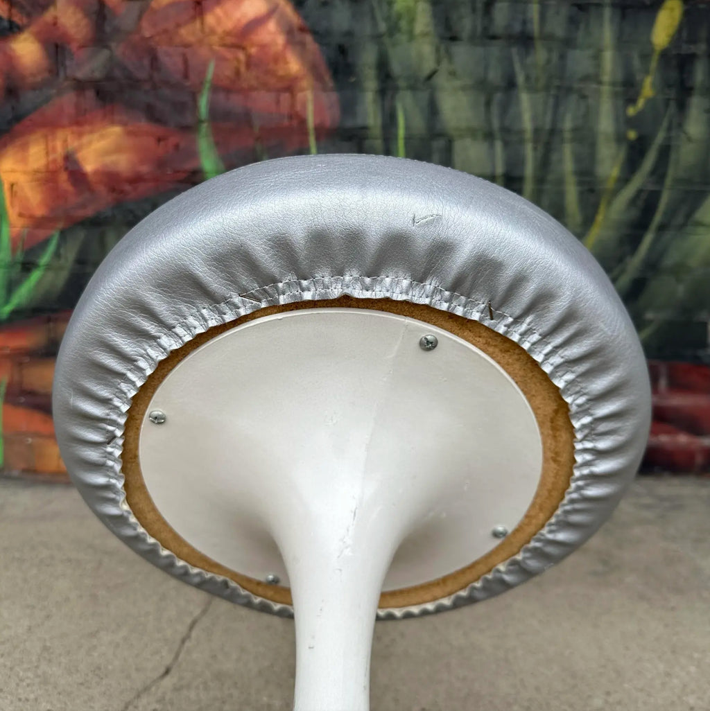 Brevete Cre Rossi Tulip Based Knoll-Style Stool