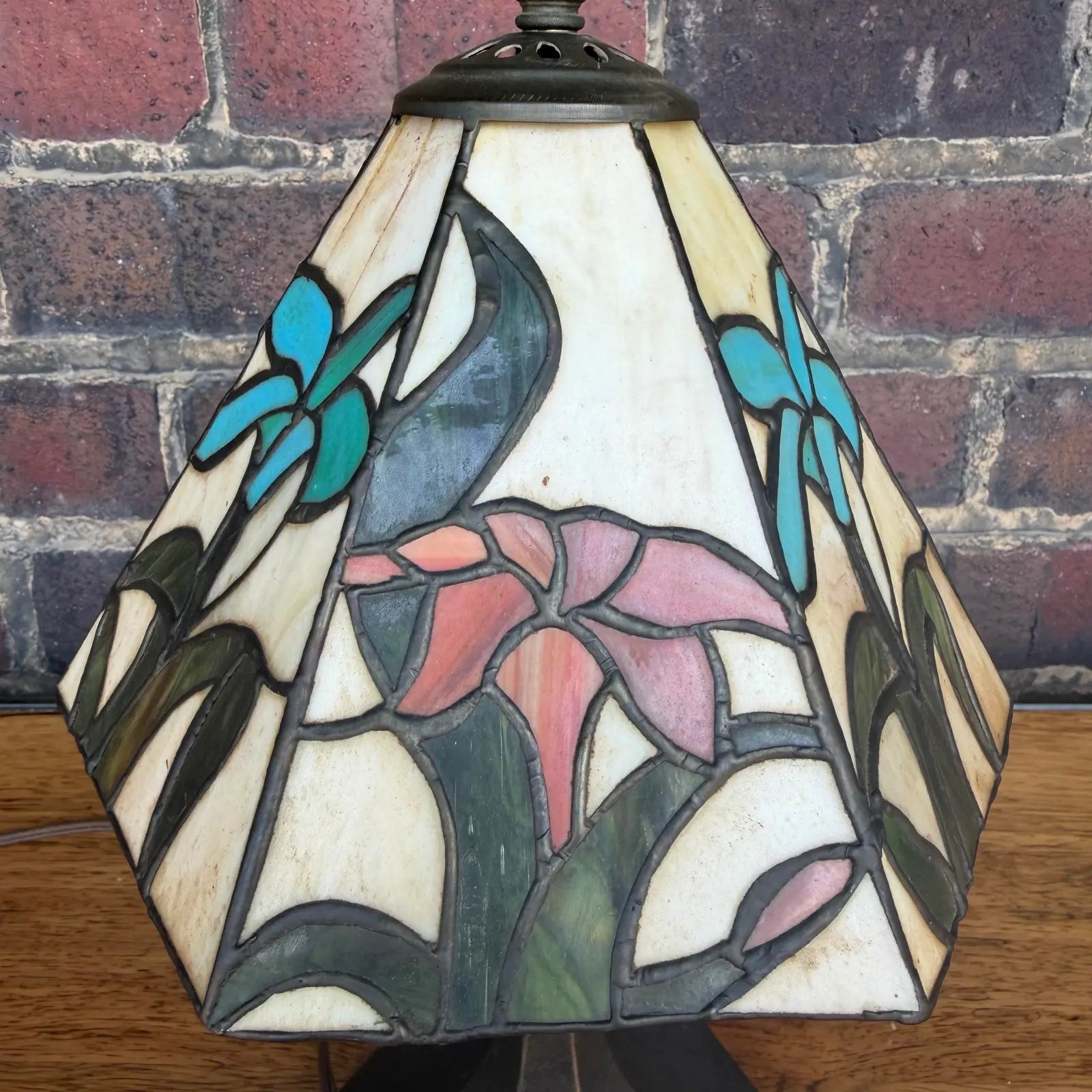 Art Nouveau Stained Glass Floral Table Lamp