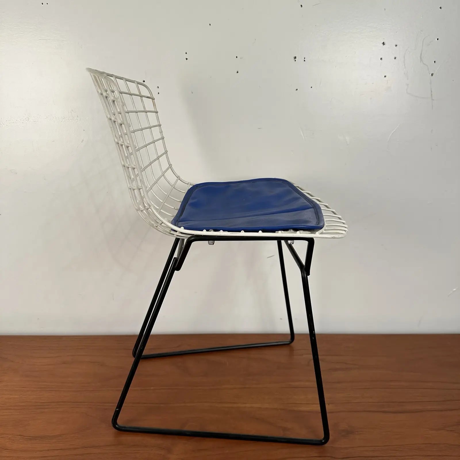 Black and White Knoll Bertoia Children’s Wire Chair