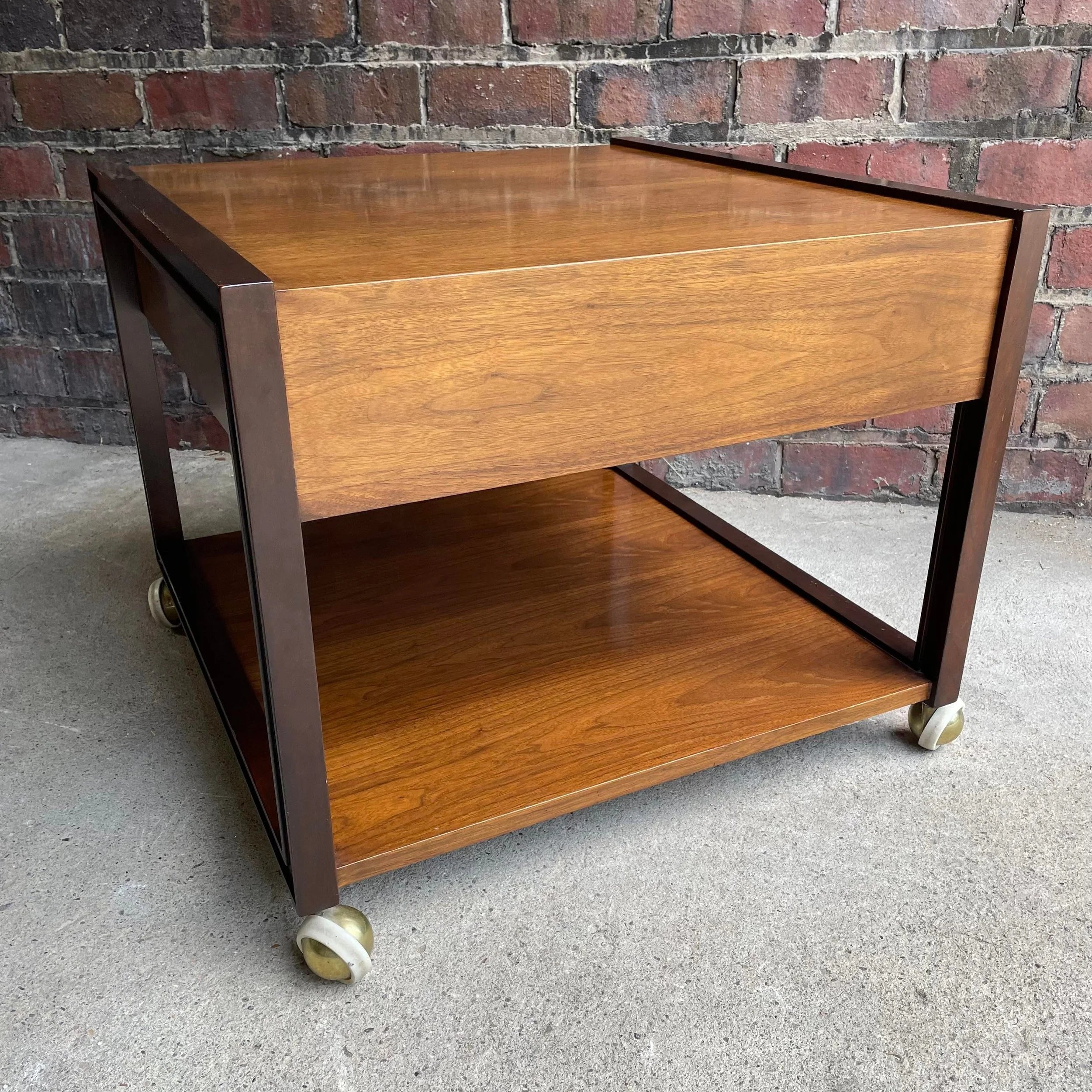 Dunbar End Table on Casters Side Table Rosewood Pull