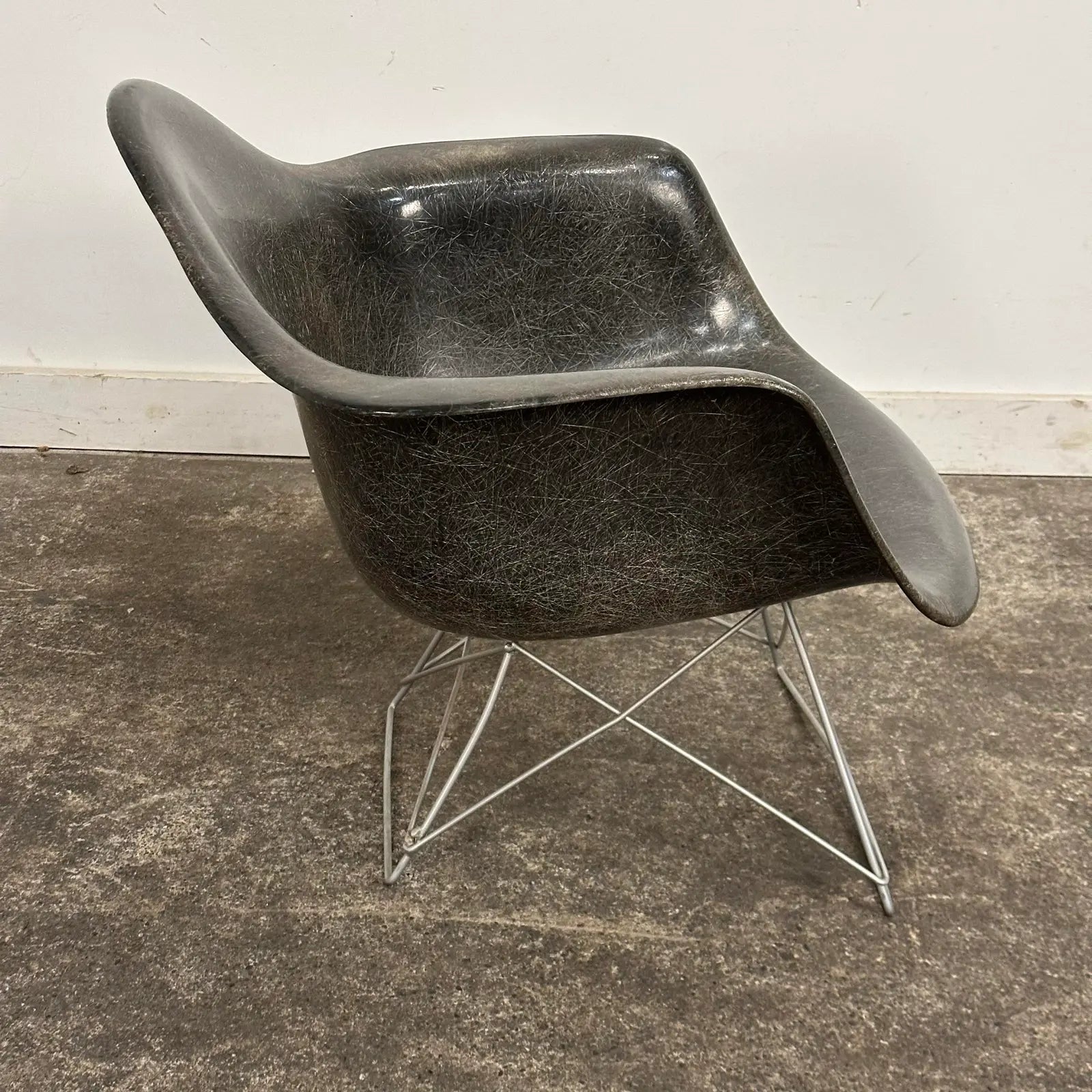 Eames for Herman Miller Fiberglass Lar Lounge Chair With Cat’s Cradle Base