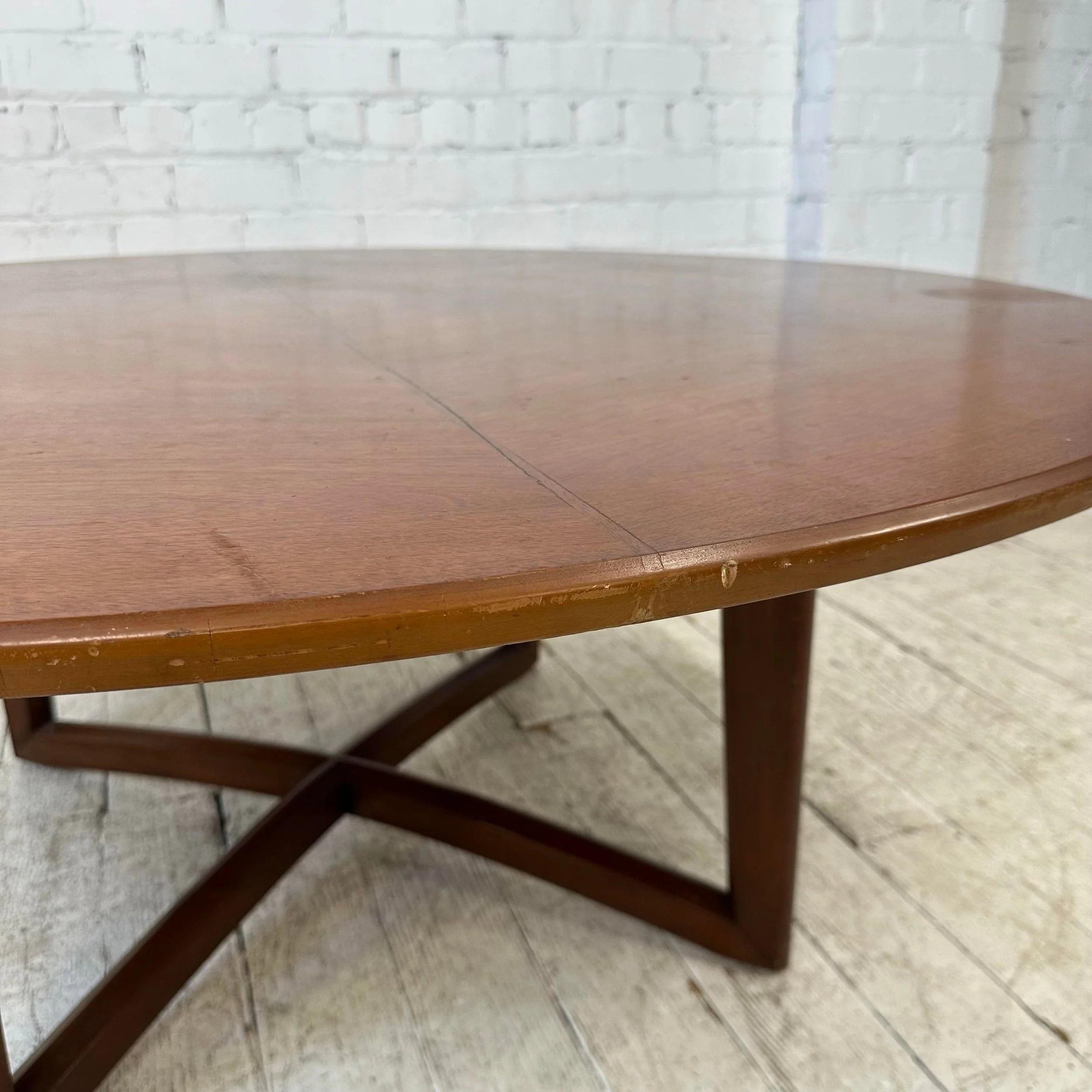 Henredon Game Table With Spider Web Grain Pattern on Top