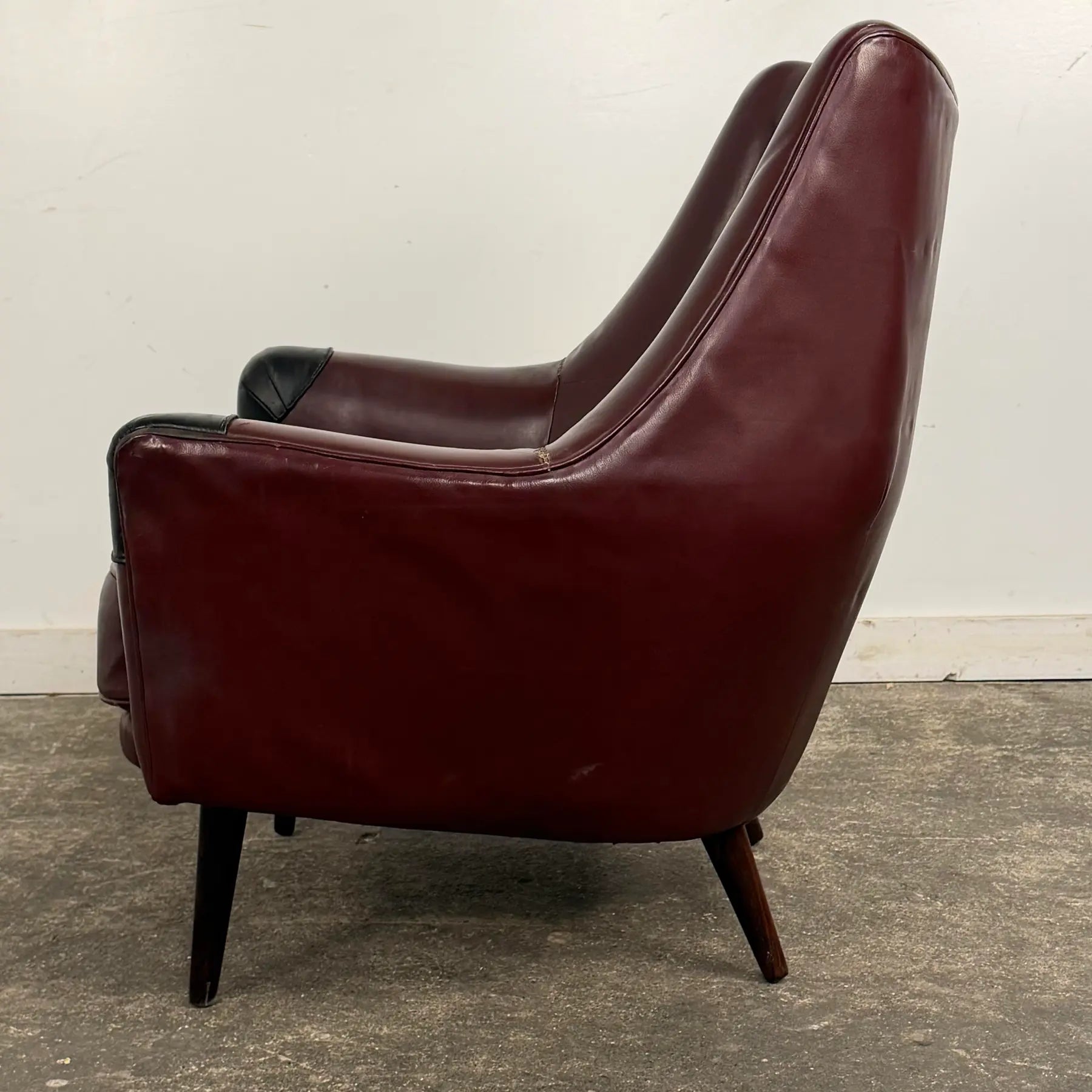 Ib Kofod-Larsen Lounge Chair With Rosewood Legs