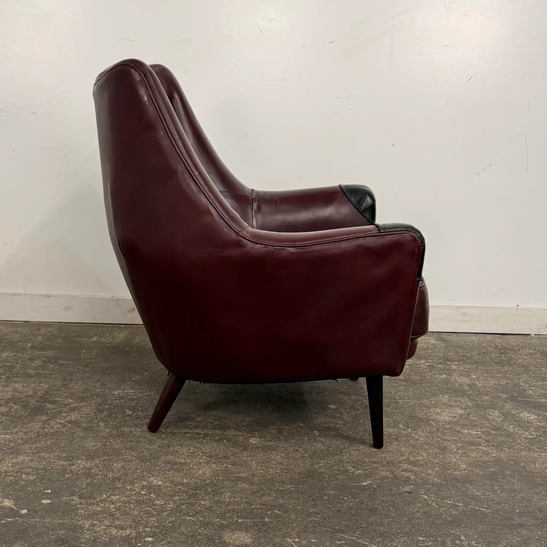 Ib Kofod-Larsen Lounge Chair With Rosewood Legs