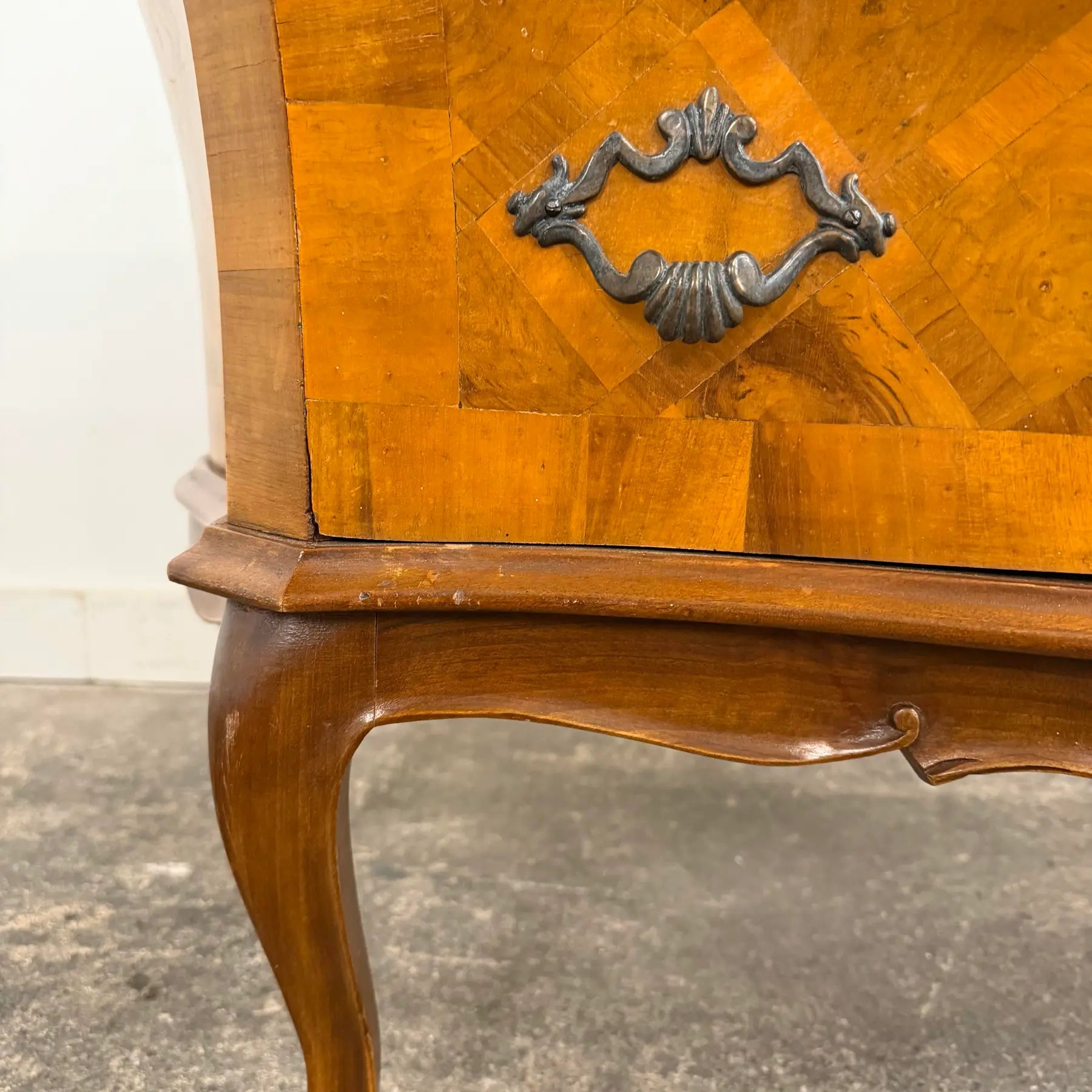 Italian Parquet Burl Wood Bombe Style Chest of Drawers