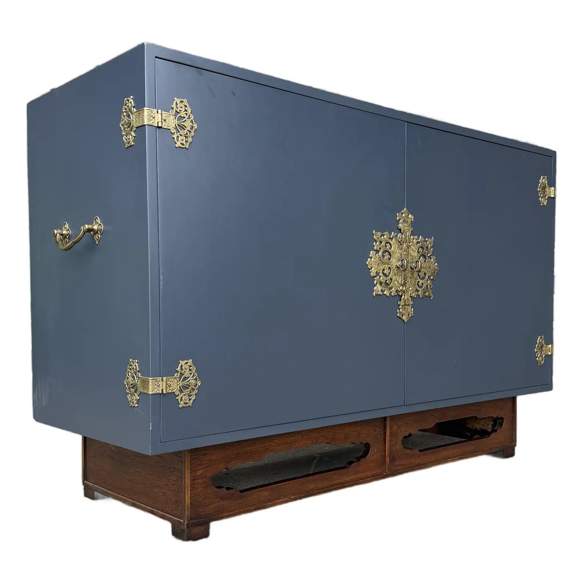 Credenzas + Sideboards