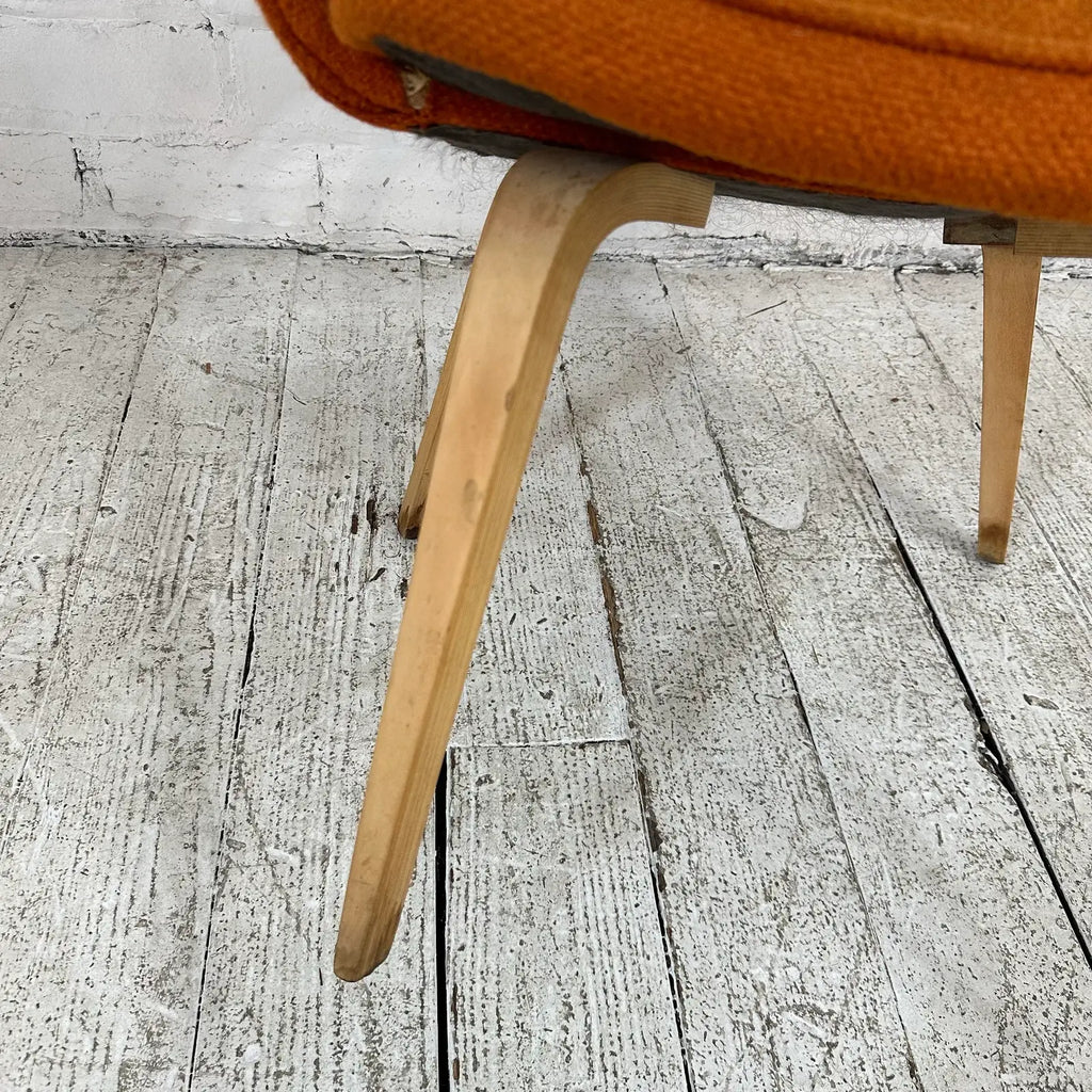 Knoll Saaranin Executive Arm Chair With Bentwood Legs