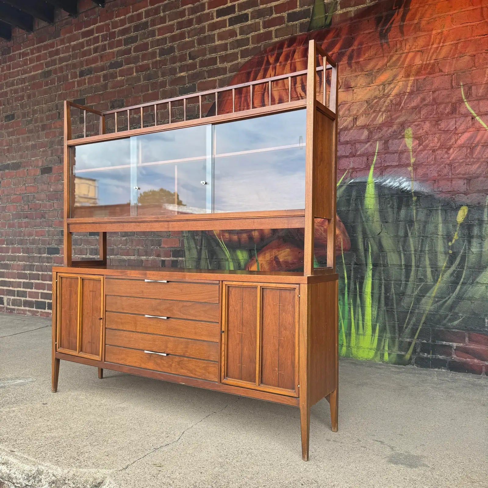 Lane Bow Tie Tuxedo China Cabinet Hutch Credenza 2 Piece