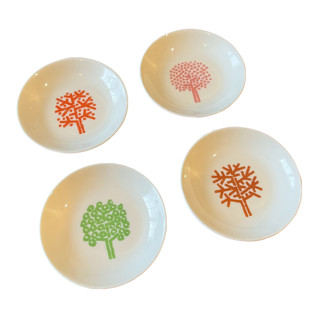 Set of 4 seasonal themed dishes