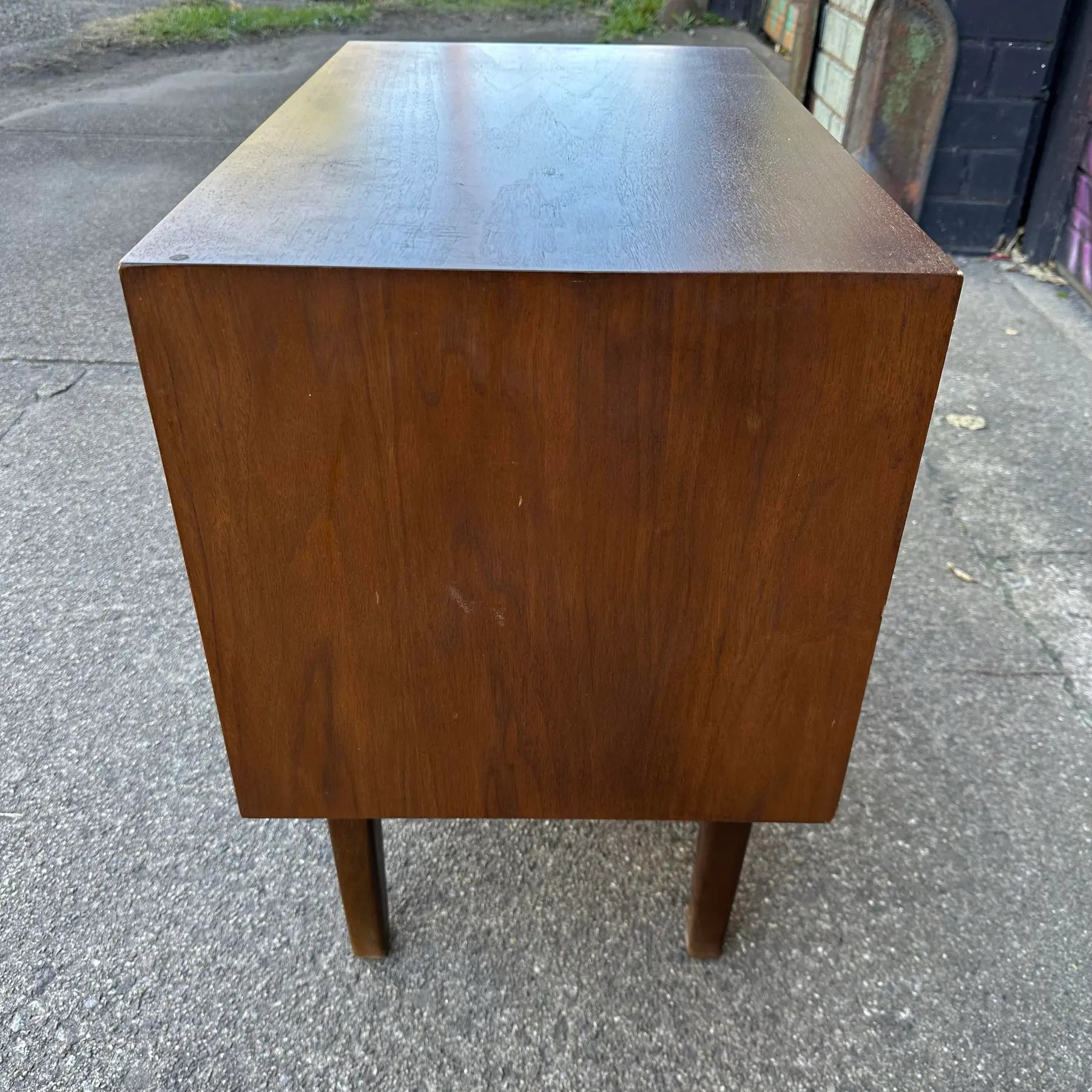 Mid 20th Century Royal American by Stanley for Distinctive Furniture Walnut Rosewood Nightstand