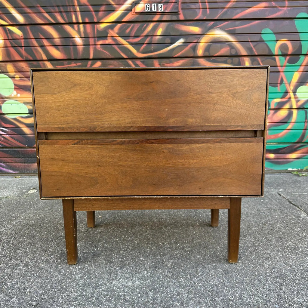 Mid 20th Century Royal American by Stanley for Distinctive Furniture Walnut Rosewood Nightstand